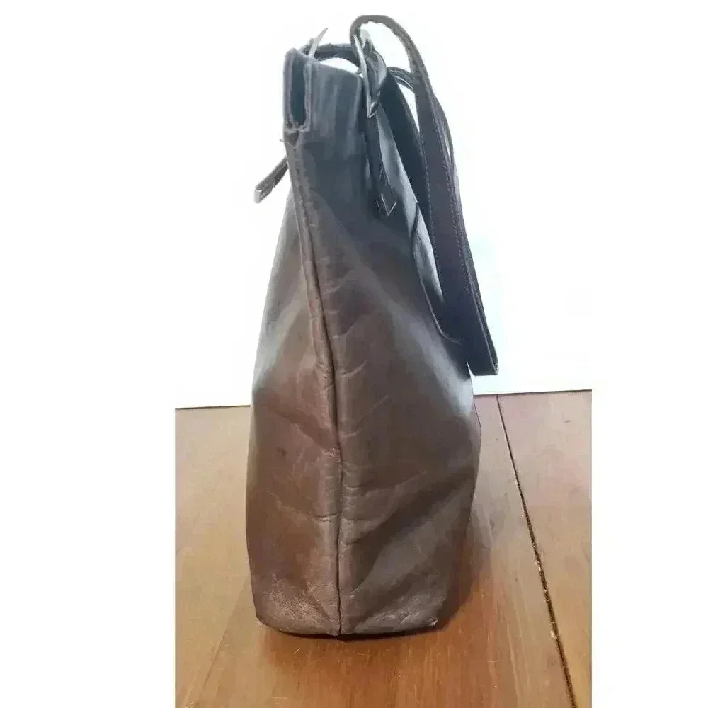 Vintage 1970's dove leather shoulder bag goat leather super soft zip closure